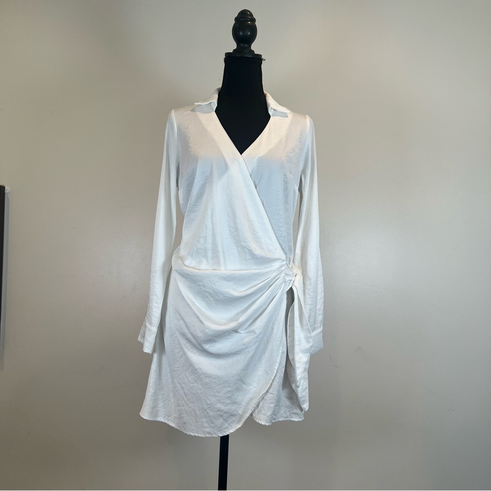 Aeom Wrap Dress White Long Sleeve V-Neck Collared Elastic Waist Lined S
